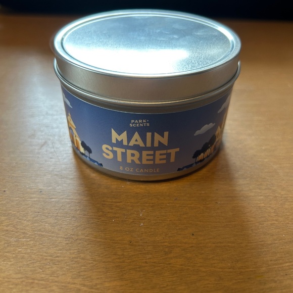 Disney's Main Street Park Scents Candle - Picture 8 of 8